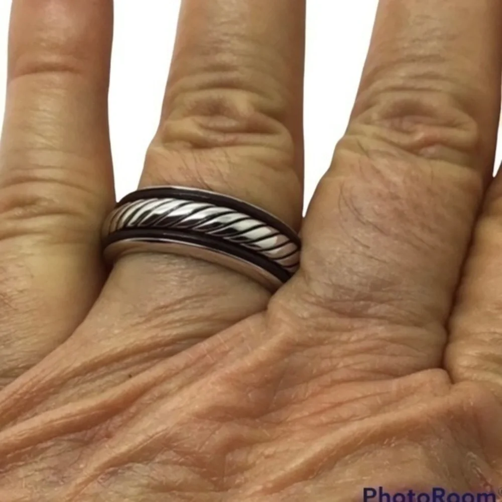 - NWOT EFFY sterling Silver leather band ring